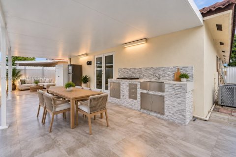 Villa ou maison à louer à Hialeah Gardens, Floride: 4 chambres, 143.16 m2 № 2383003 - photo 29