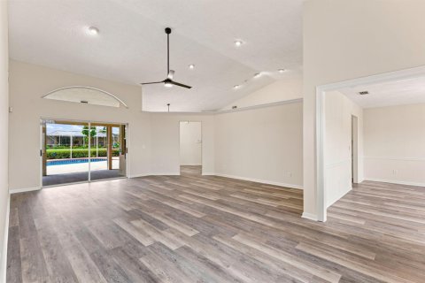 Villa ou maison à vendre à Port St. Lucie, Floride: 4 chambres, 246.47 m2 № 2245123 - photo 4
