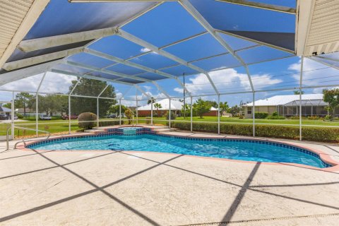 Villa ou maison à vendre à Port St. Lucie, Floride: 4 chambres, 246.47 m2 № 2245123 - photo 20