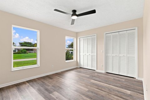 Villa ou maison à vendre à Port St. Lucie, Floride: 4 chambres, 246.47 m2 № 2245123 - photo 13