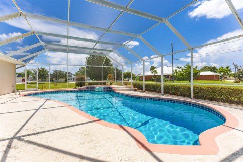Villa ou maison à vendre à Port St. Lucie, Floride: 4 chambres, 246.47 m2 № 2245123 - photo 2