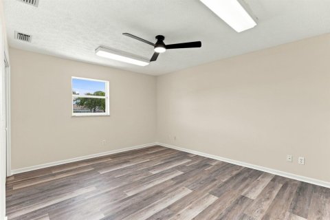 Villa ou maison à vendre à Port St. Lucie, Floride: 4 chambres, 246.47 m2 № 2245123 - photo 17