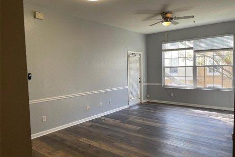Condo in Orlando, Florida, 2 bedrooms  № 1778015 - photo 5