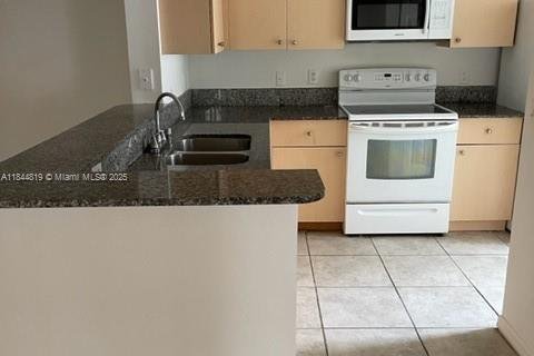 Купить кондоминиум в Мирамар, Флорида 2 спальни, 100.33м2, № 2016025 - фото 6