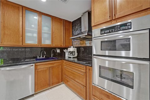 Villa ou maison à vendre à Fort Lauderdale, Floride: 3 chambres, 100.89 m2 № 1848358 - photo 19