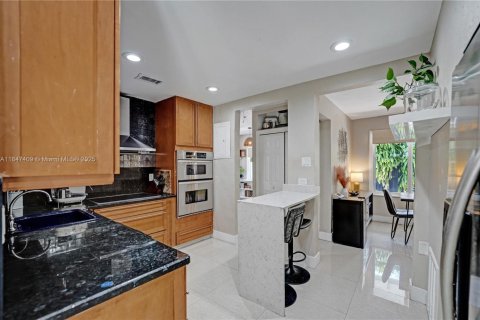 Villa ou maison à vendre à Fort Lauderdale, Floride: 3 chambres, 100.89 m2 № 1848358 - photo 21