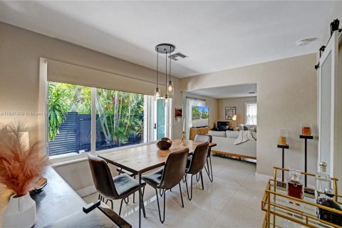 Villa ou maison à vendre à Fort Lauderdale, Floride: 3 chambres, 100.89 m2 № 1848358 - photo 15