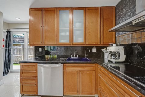 Villa ou maison à vendre à Fort Lauderdale, Floride: 3 chambres, 100.89 m2 № 1848358 - photo 22