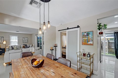 Villa ou maison à vendre à Fort Lauderdale, Floride: 3 chambres, 100.89 m2 № 1848358 - photo 14