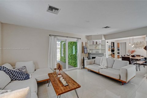 Villa ou maison à vendre à Fort Lauderdale, Floride: 3 chambres, 100.89 m2 № 1848358 - photo 10