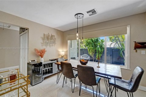 Villa ou maison à vendre à Fort Lauderdale, Floride: 3 chambres, 100.89 m2 № 1848358 - photo 16