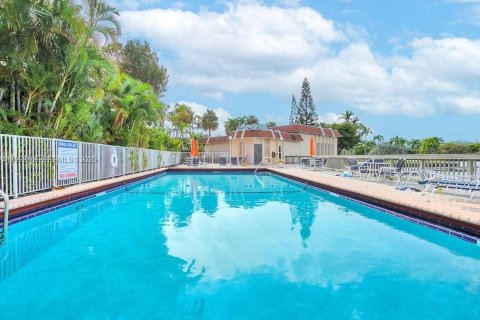 Touwnhouse à louer à Hallandale Beach, Floride: 3 chambres, 162.58 m2 № 1987306 - photo 7