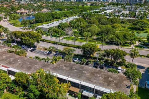 Touwnhouse à louer à Hallandale Beach, Floride: 3 chambres, 162.58 m2 № 1987306 - photo 13