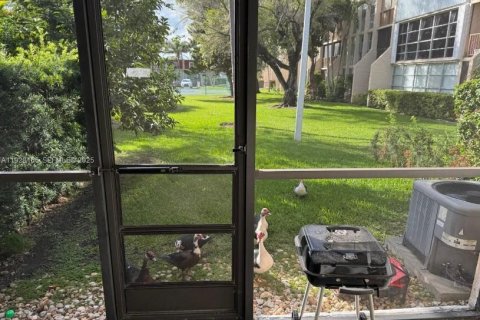 Touwnhouse à louer à Hallandale Beach, Floride: 3 chambres, 162.58 m2 № 1987306 - photo 17