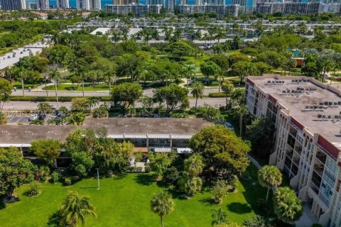 Touwnhouse à louer à Hallandale Beach, Floride: 3 chambres, 162.58 m2 № 1987306 - photo 15