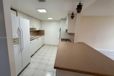 Touwnhouse à louer à Hallandale Beach, Floride: 3 chambres, 162.58 m2 № 1987306 - photo 27