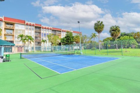 Touwnhouse à louer à Hallandale Beach, Floride: 3 chambres, 162.58 m2 № 1987306 - photo 5