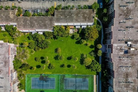 Touwnhouse à louer à Hallandale Beach, Floride: 3 chambres, 162.58 m2 № 1987306 - photo 11