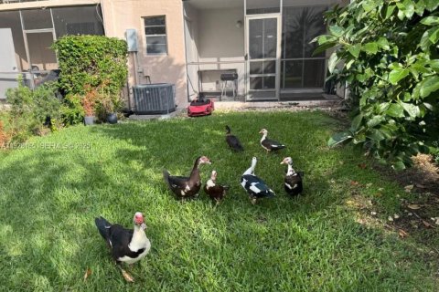 Touwnhouse à louer à Hallandale Beach, Floride: 3 chambres, 162.58 m2 № 1987306 - photo 21