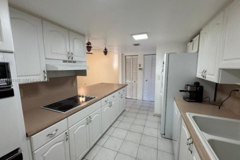 Touwnhouse à louer à Hallandale Beach, Floride: 3 chambres, 162.58 m2 № 1987306 - photo 29