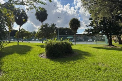 Touwnhouse à louer à Hallandale Beach, Floride: 3 chambres, 162.58 m2 № 1987306 - photo 22