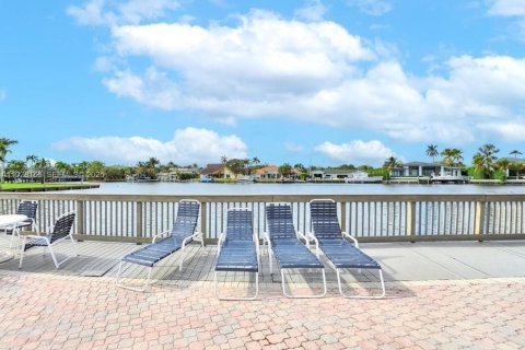 Touwnhouse à louer à Hallandale Beach, Floride: 3 chambres, 162.58 m2 № 1987306 - photo 8