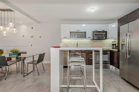 Copropriété à louer à Miami Beach, Floride: 61.32 m2 № 10254 - photo 12
