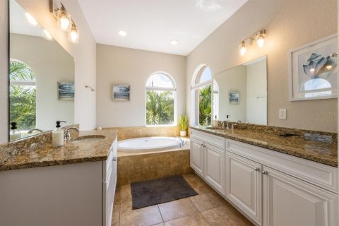 Condo in Bradenton Beach, Florida, 3 bedrooms  № 1626127 - photo 29