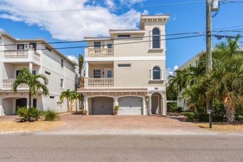Condo in Bradenton Beach, Florida, 3 bedrooms  № 1626127 - photo 2