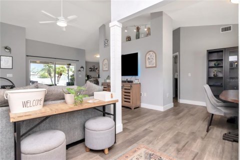 Casa en venta en Lakeland, Florida, 3 dormitorios, 204.01 m2 № 1796197 - foto 6