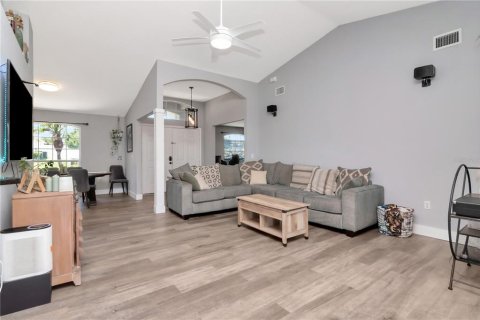 Casa en venta en Lakeland, Florida, 3 dormitorios, 204.01 m2 № 1796197 - foto 9