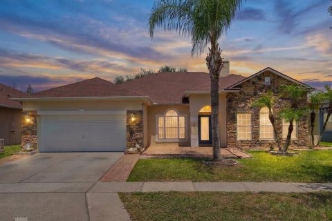 House in Orlando, Florida 4 bedrooms, 235.51 sq.m. № 2203513