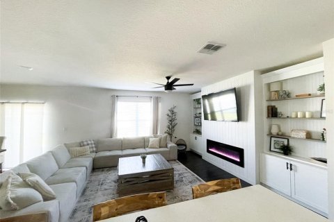 Casa en venta en Kissimmee, Florida, 4 dormitorios, 217.3 m2 № 1571966 - foto 25