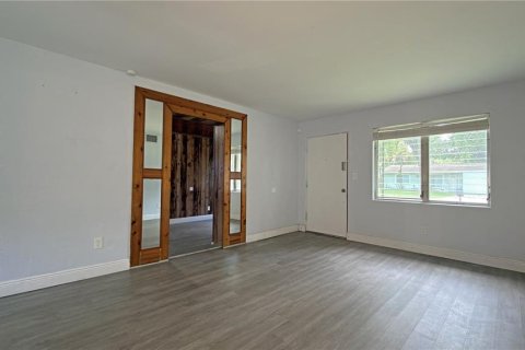 House in Daytona Beach, Florida 3 bedrooms, 114.46 sq.m. № 2259570 - photo 8