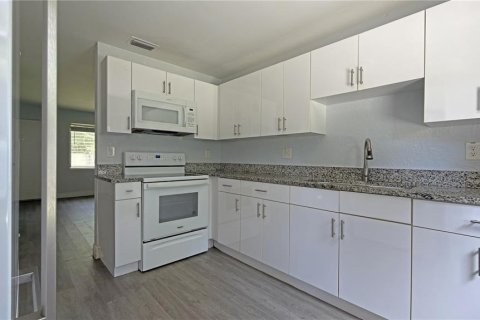 House in Daytona Beach, Florida 3 bedrooms, 114.46 sq.m. № 2259570 - photo 15