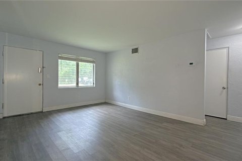 House in Daytona Beach, Florida 3 bedrooms, 114.46 sq.m. № 2259570 - photo 7