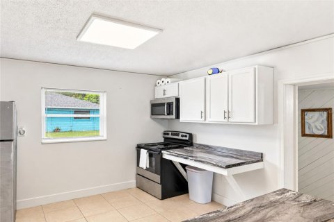 House in Flagler Beach, Florida 5 bedrooms, 167.22 sq.m. № 2354771 - photo 11