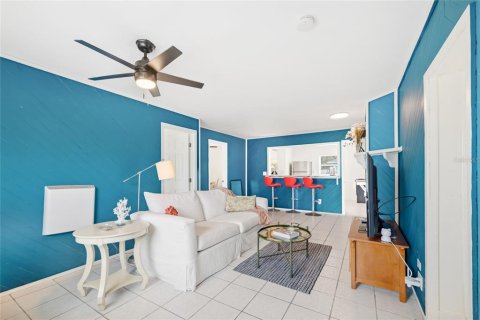 House in Flagler Beach, Florida 5 bedrooms, 167.22 sq.m. № 2354771 - photo 4