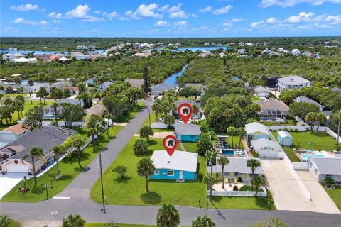 House in Flagler Beach, Florida 5 bedrooms, 167.22 sq.m. № 2354771 - photo 3