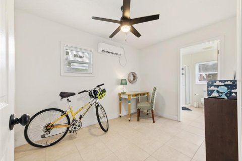 House in Flagler Beach, Florida 5 bedrooms, 167.22 sq.m. № 2354771 - photo 22