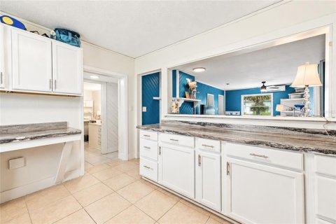House in Flagler Beach, Florida 5 bedrooms, 167.22 sq.m. № 2354771 - photo 13