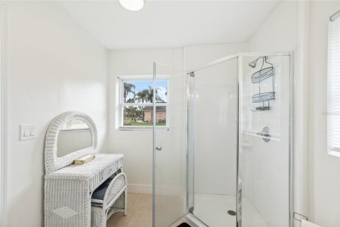House in Flagler Beach, Florida 5 bedrooms, 167.22 sq.m. № 2354771 - photo 25