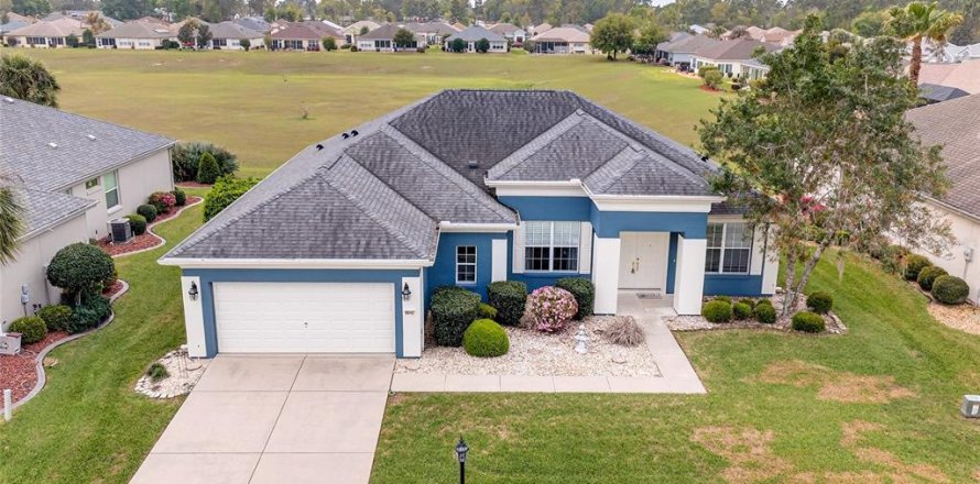 House in Summerfield, Florida 2 bedrooms, 173.73 sq.m. № 2099354