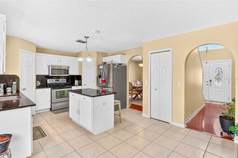 Villa ou maison à vendre à Poinciana, Floride: 4 chambres, 204.38 m2 № 2210560 - photo 11