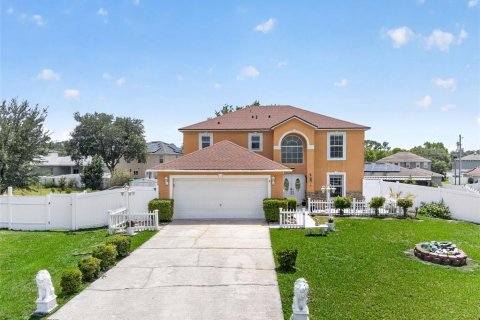 Casa en Poinciana, Florida 4 dormitorios, 204.38 m2 № 2210560