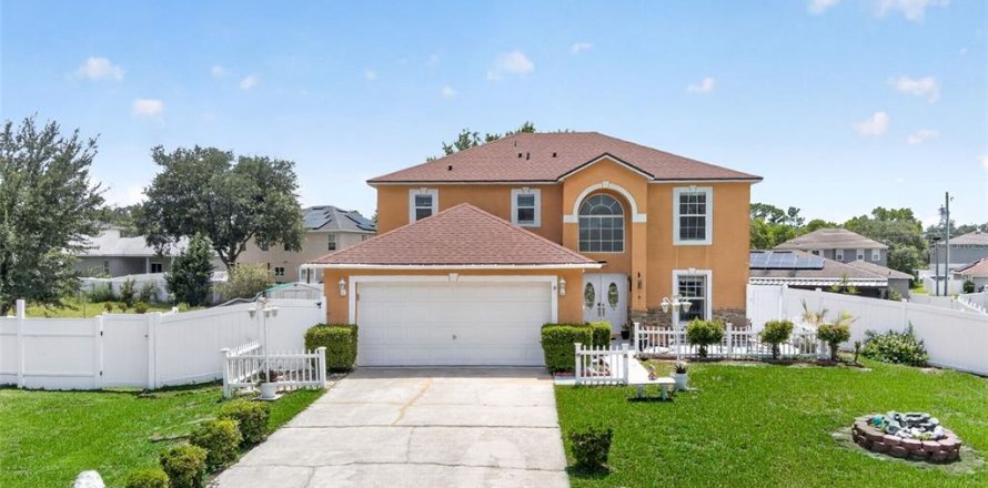 Villa ou maison à Poinciana, Floride 4 chambres, 204.38 m2 № 2210560