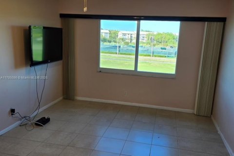 Condo in Pembroke Pines, Florida, 1 bedroom  № 1706604 - photo 7
