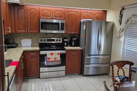 Condo in Pembroke Pines, Florida, 1 bedroom  № 1706604 - photo 8