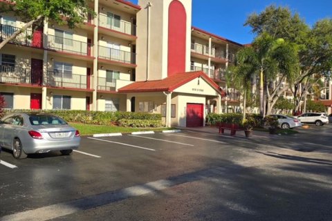 Condo in Pembroke Pines, Florida, 1 bedroom  № 1706604 - photo 3