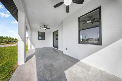 House in Lehigh Acres, Florida 3 bedrooms, 140.56 sq.m. № 2036554 - photo 30